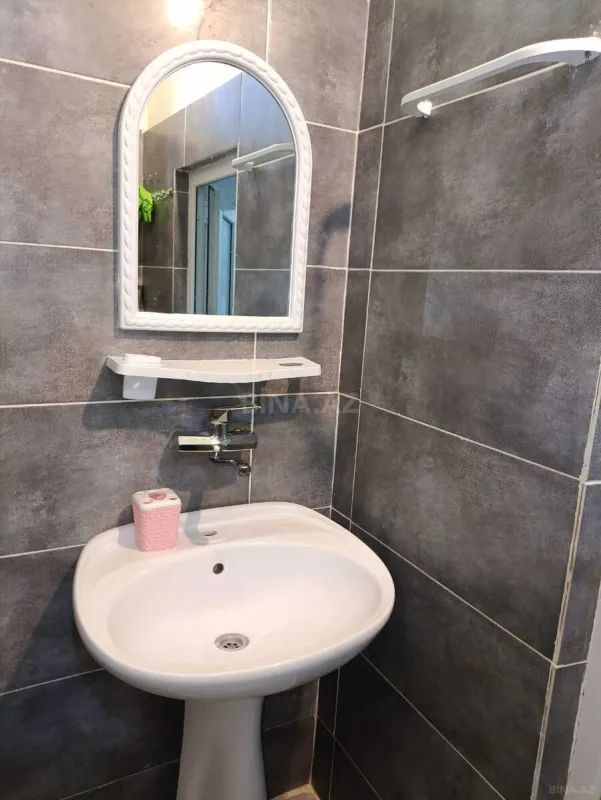 Kirayə verilir 2 otaqlı mənzil 80 m²