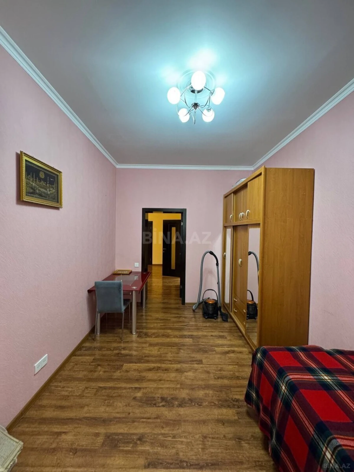 Satılır 9 otaqlı həyət evi 420 m²