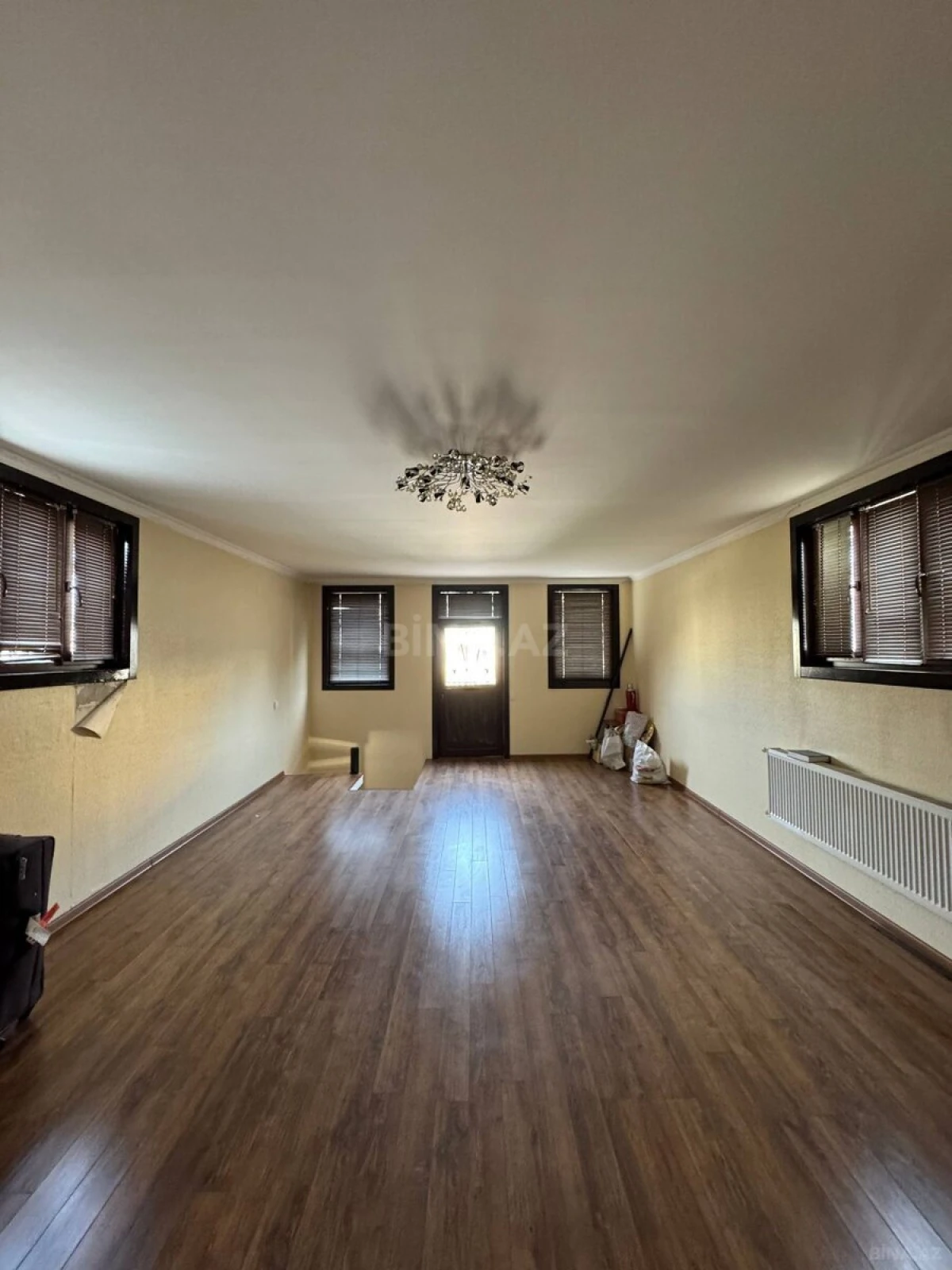 Satılır 9 otaqlı həyət evi 420 m²