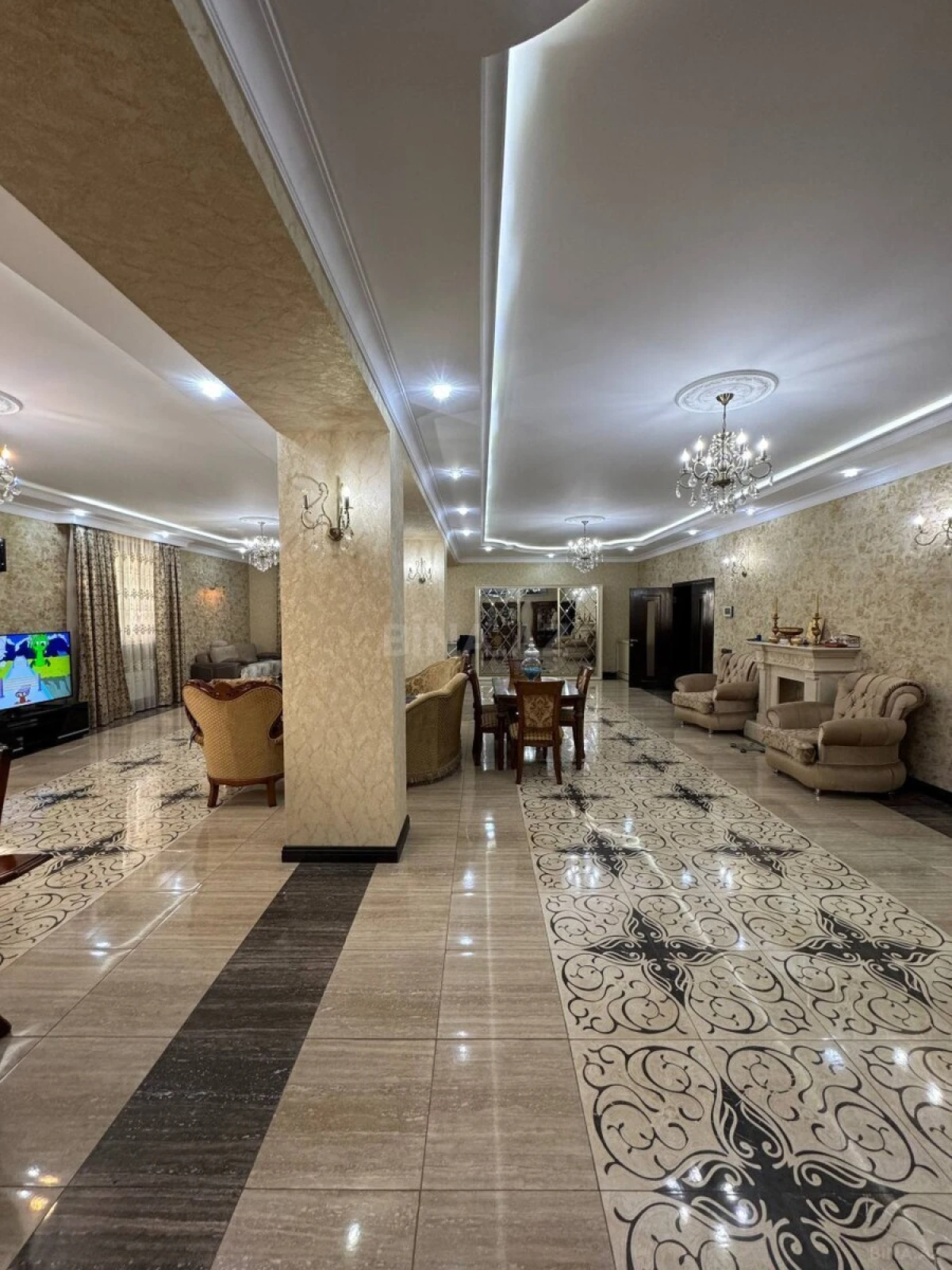 Satılır 9 otaqlı həyət evi 420 m²