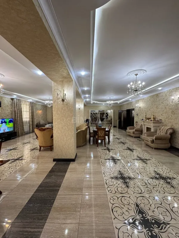 Satılır 9 otaqlı həyət evi 420 m²