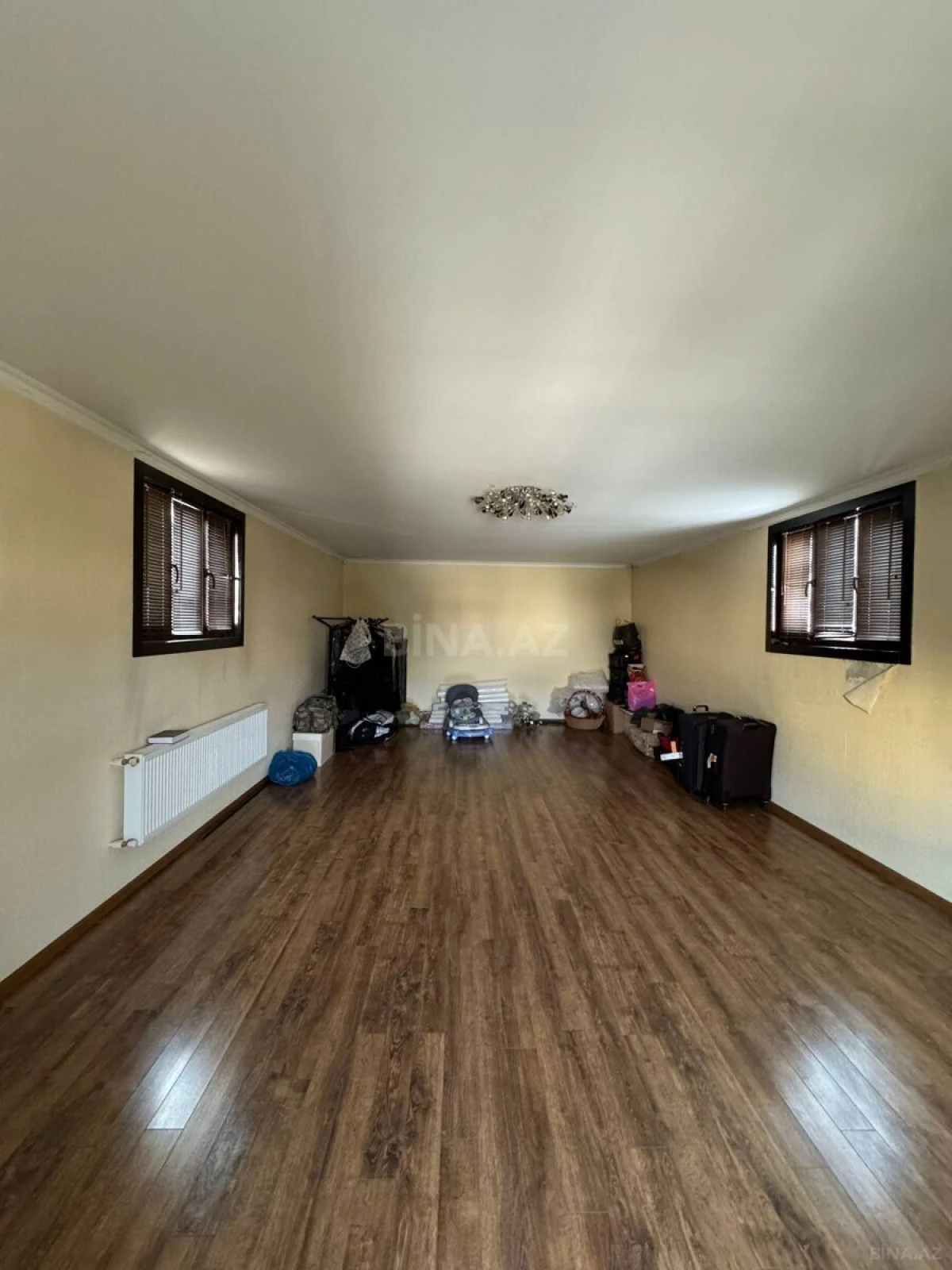 Satılır 9 otaqlı həyət evi 420 m²