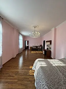 Satılır 9 otaqlı həyət evi 420 m²