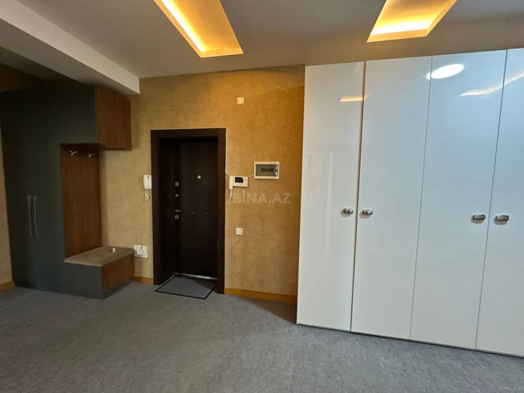 Kirayə verilir 3 otaqlı mənzil 132 m²