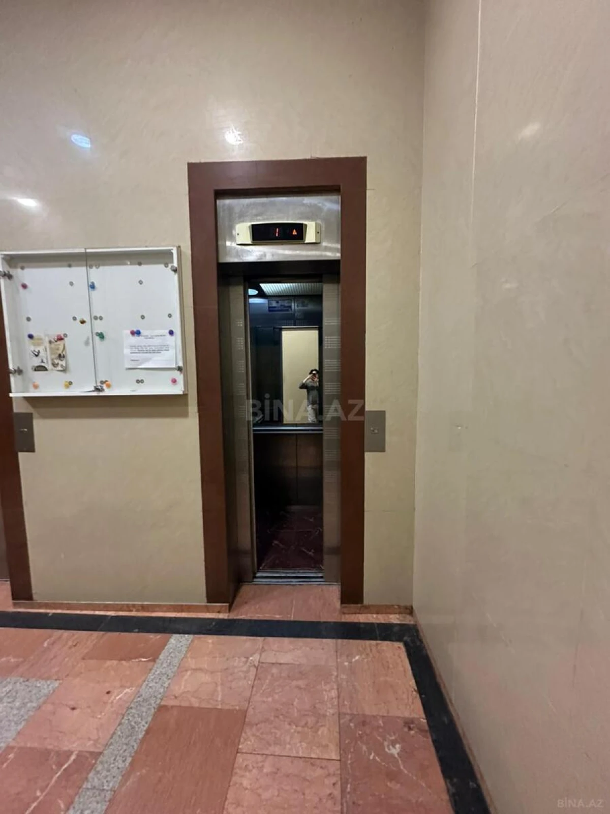 Satılır 3 otaqlı mənzil 102 m²