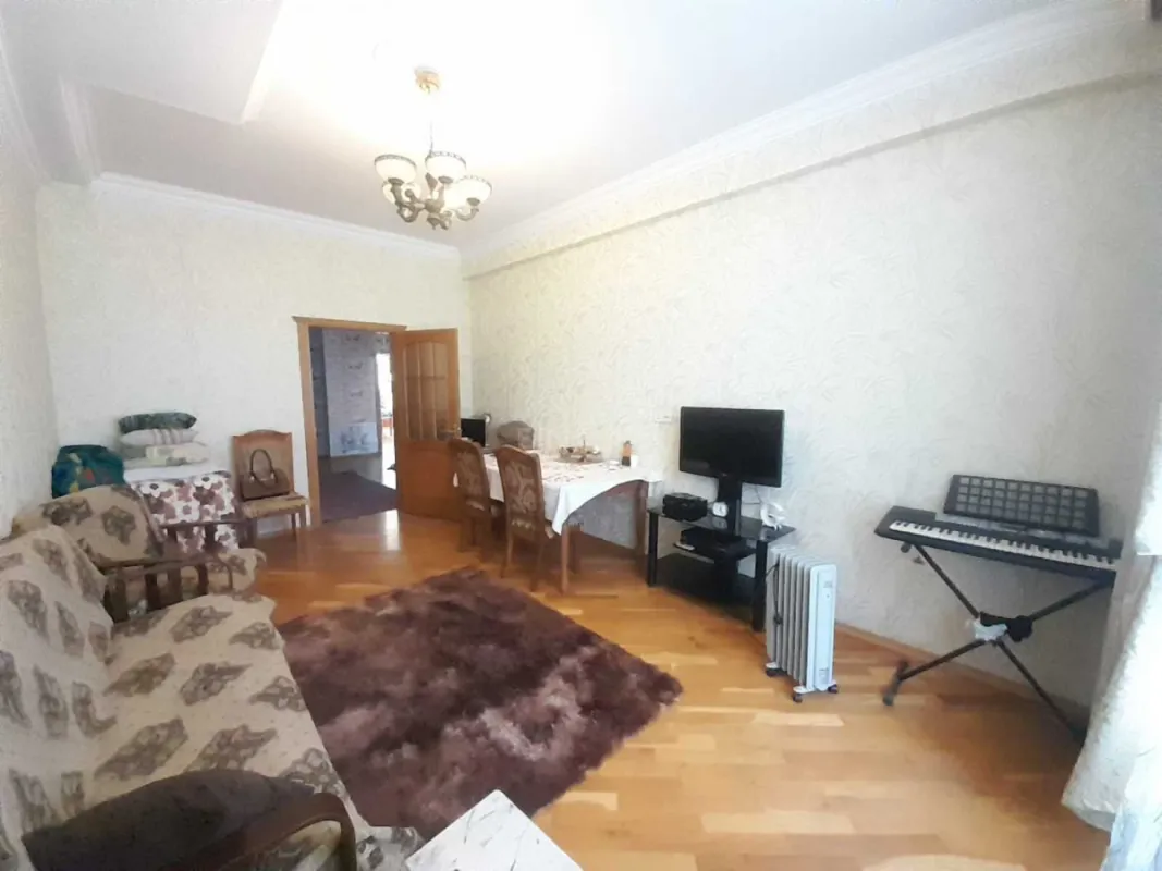 Satılır 2 otaqlı mənzil 90 m²