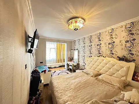 Satılır 4 otaqlı mənzil 110 m²