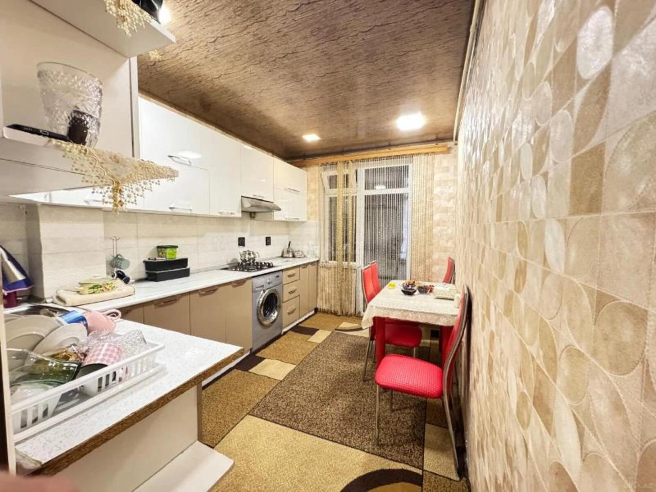 Satılır 4 otaqlı mənzil 110 m²