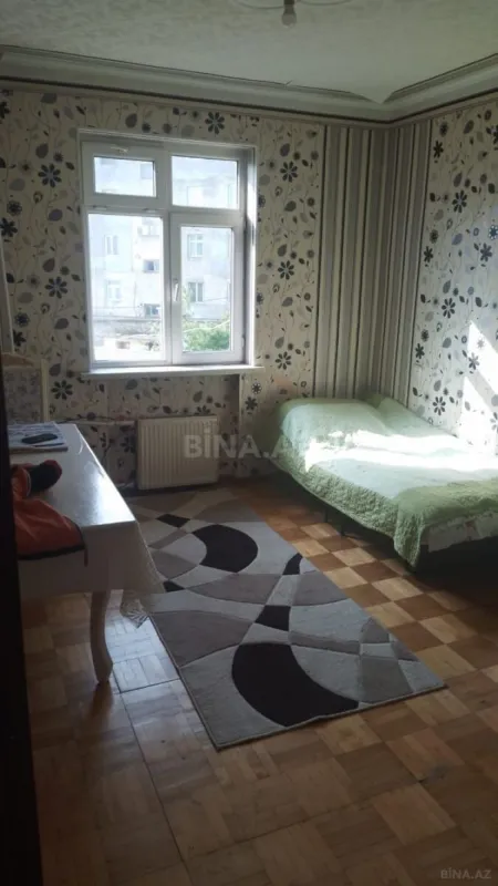 Satılır 5 otaqlı mənzil 110 m²