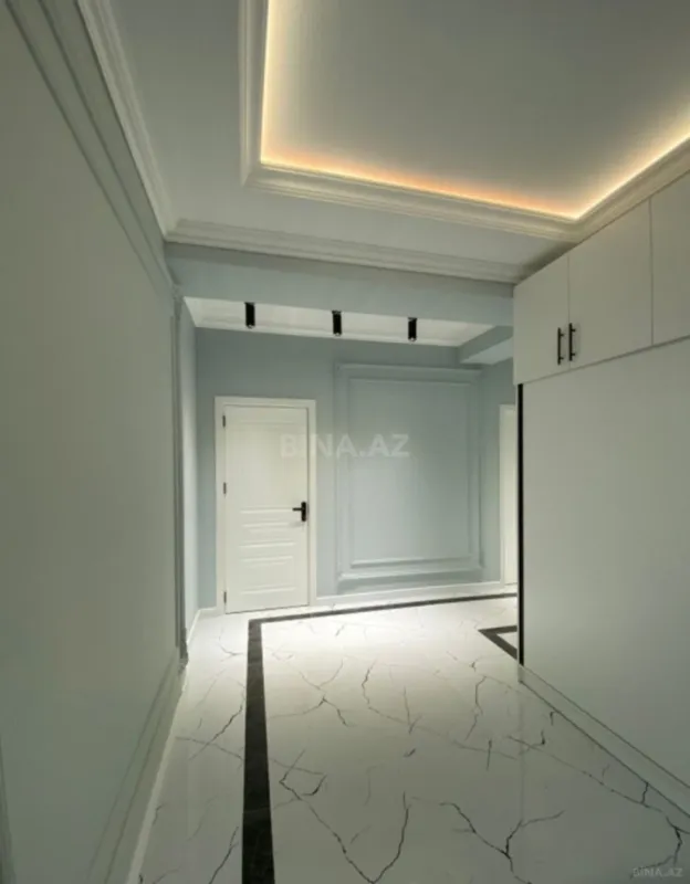 Satılır 3 otaqlı mənzil 156 m²