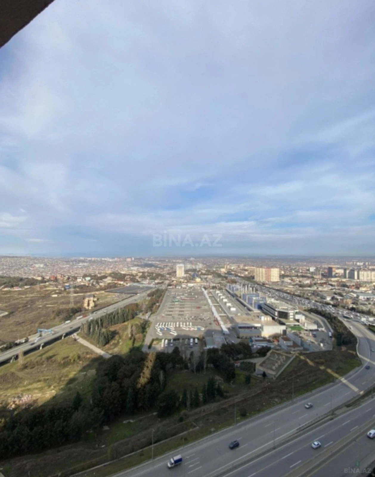 Satılır 3 otaqlı mənzil 156 m²