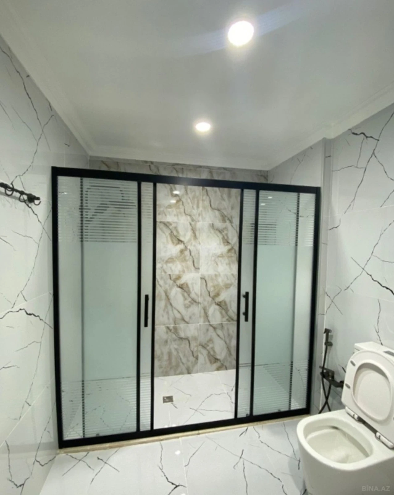 Satılır 3 otaqlı mənzil 156 m²