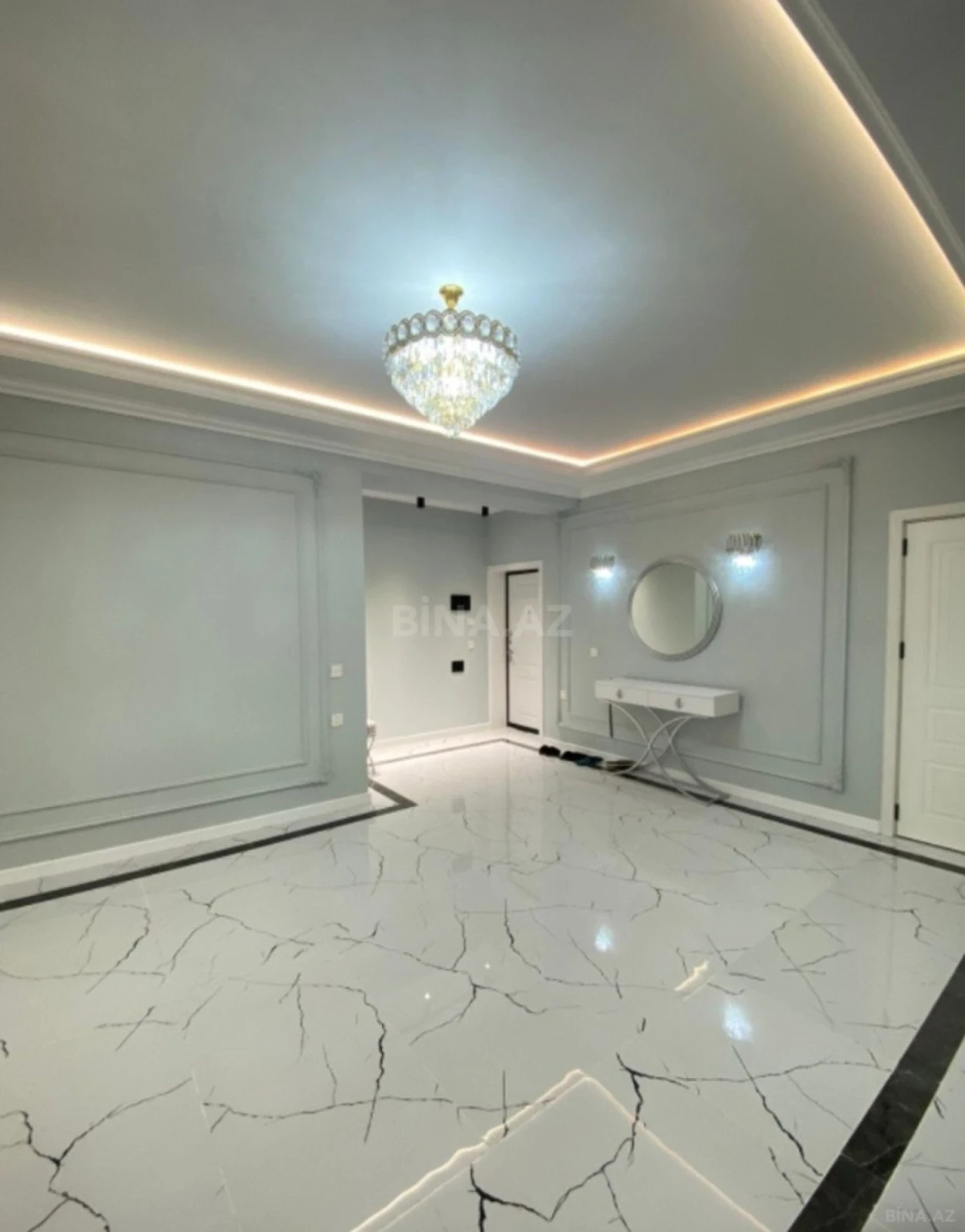 Satılır 3 otaqlı mənzil 156 m²