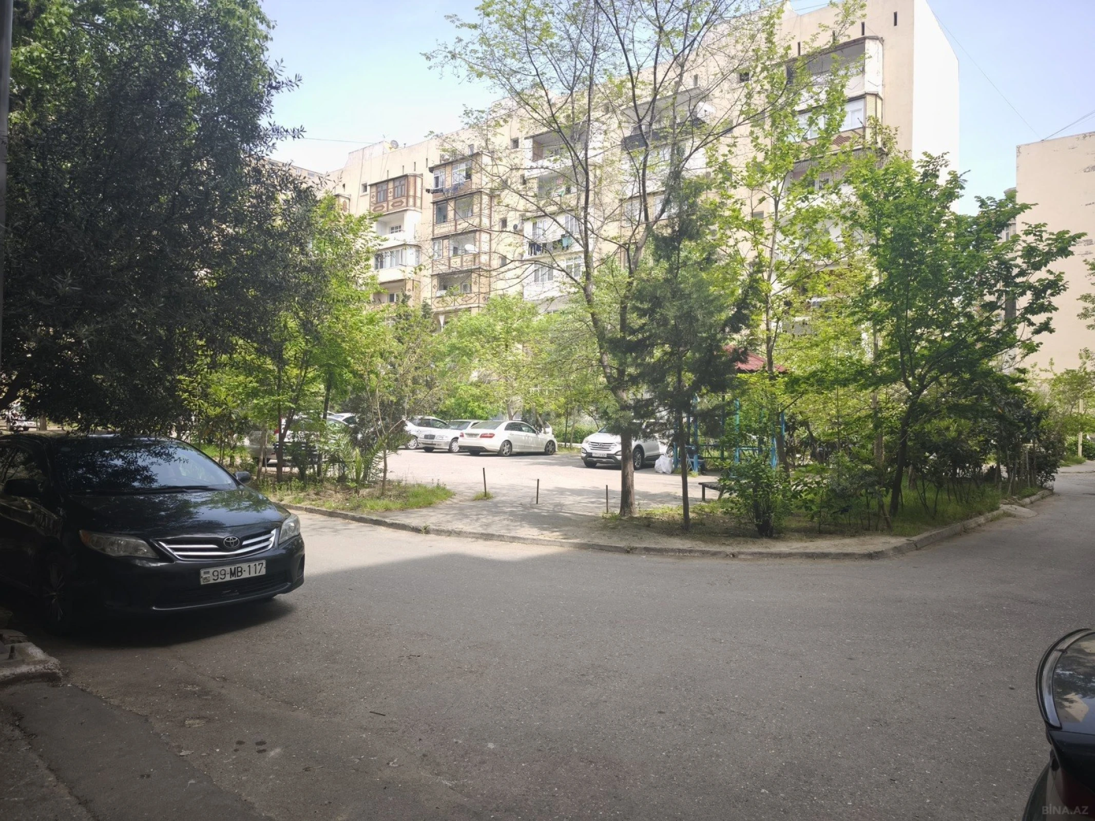 Satılır 4 otaqlı mənzil 90 m²