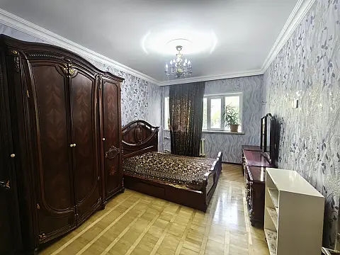 Satılır 4 otaqlı mənzil 90 m²