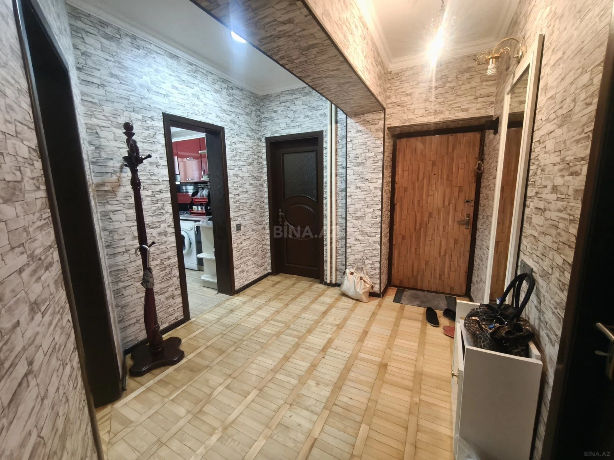 Satılır 4 otaqlı mənzil 90 m²