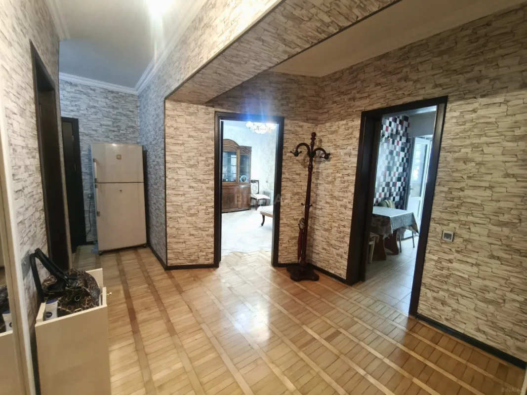Satılır 4 otaqlı mənzil 90 m²
