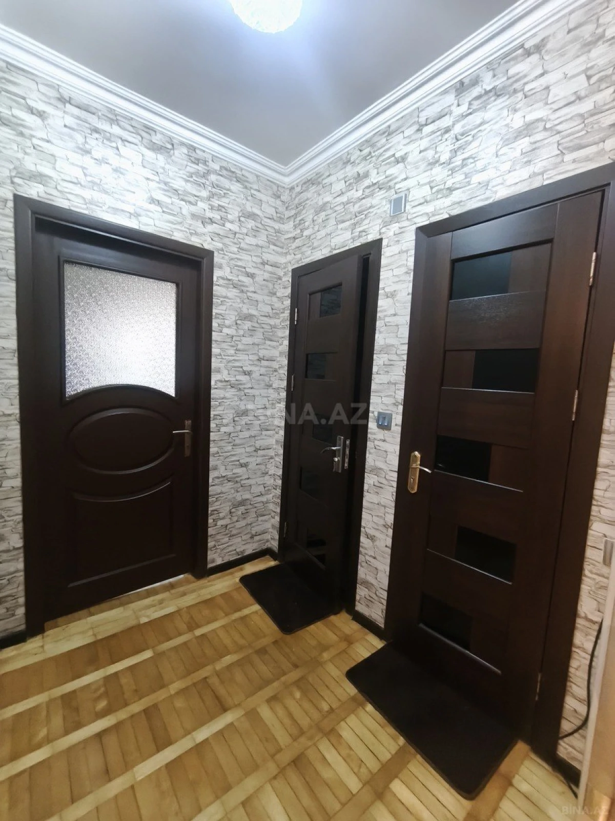 Satılır 4 otaqlı mənzil 90 m²