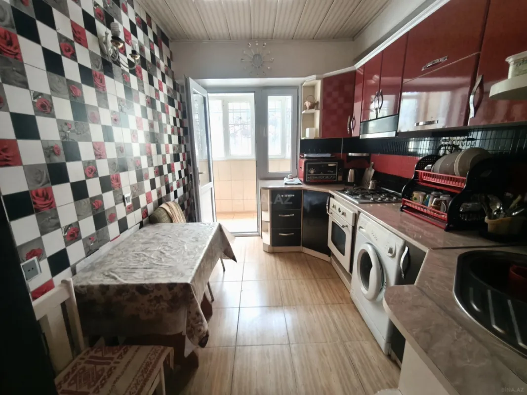 Satılır 4 otaqlı mənzil 90 m²
