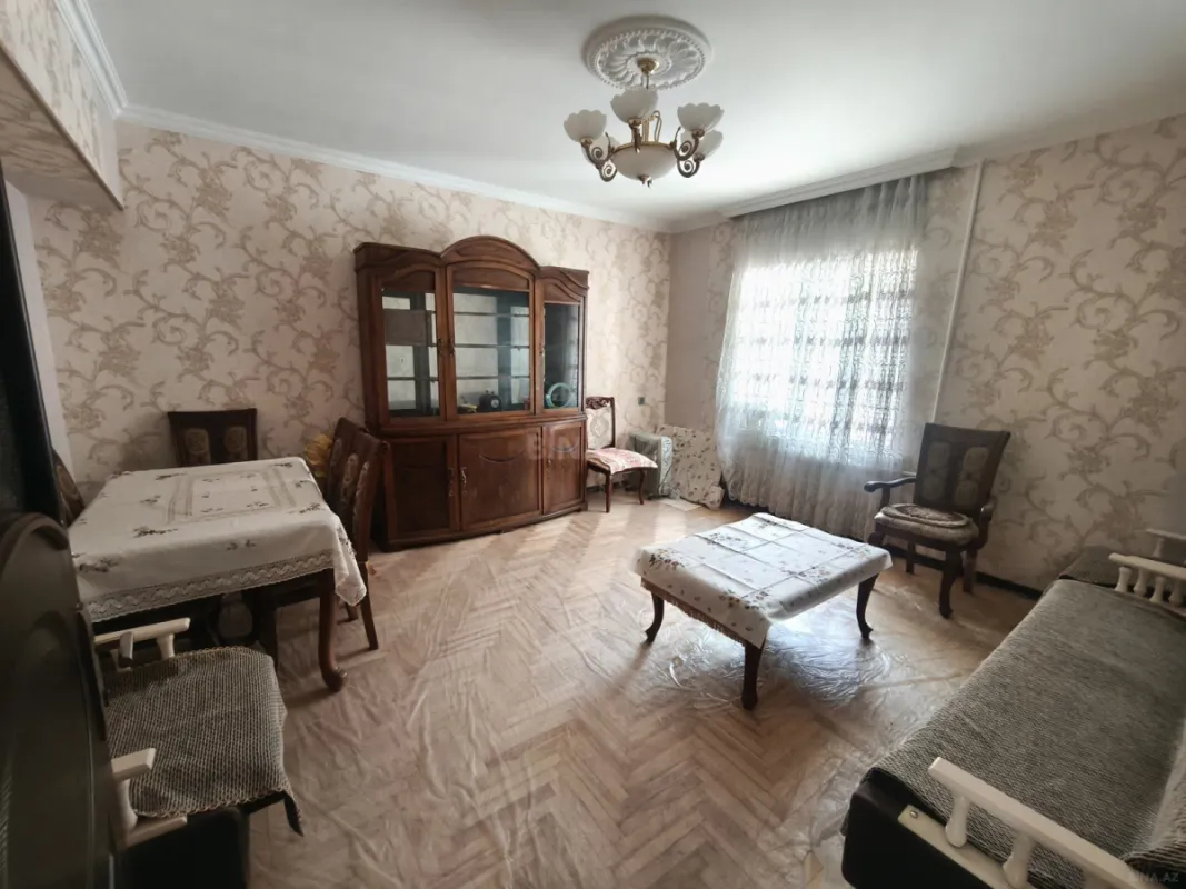 Satılır 4 otaqlı mənzil 90 m²