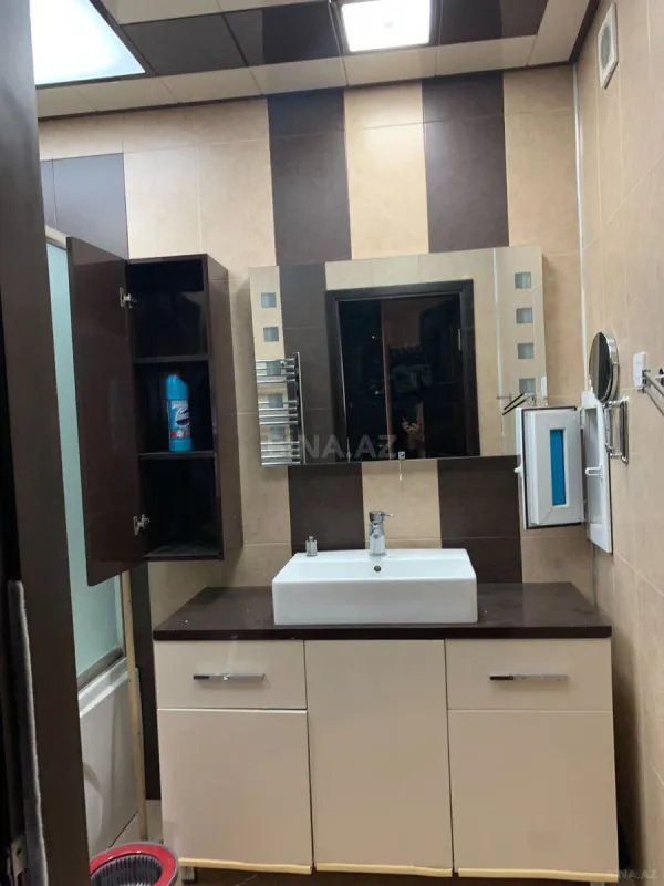 Satılır 3 otaqlı mənzil 106 m²