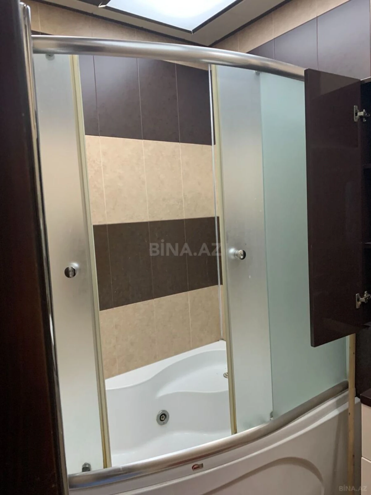 Satılır 3 otaqlı mənzil 106 m²