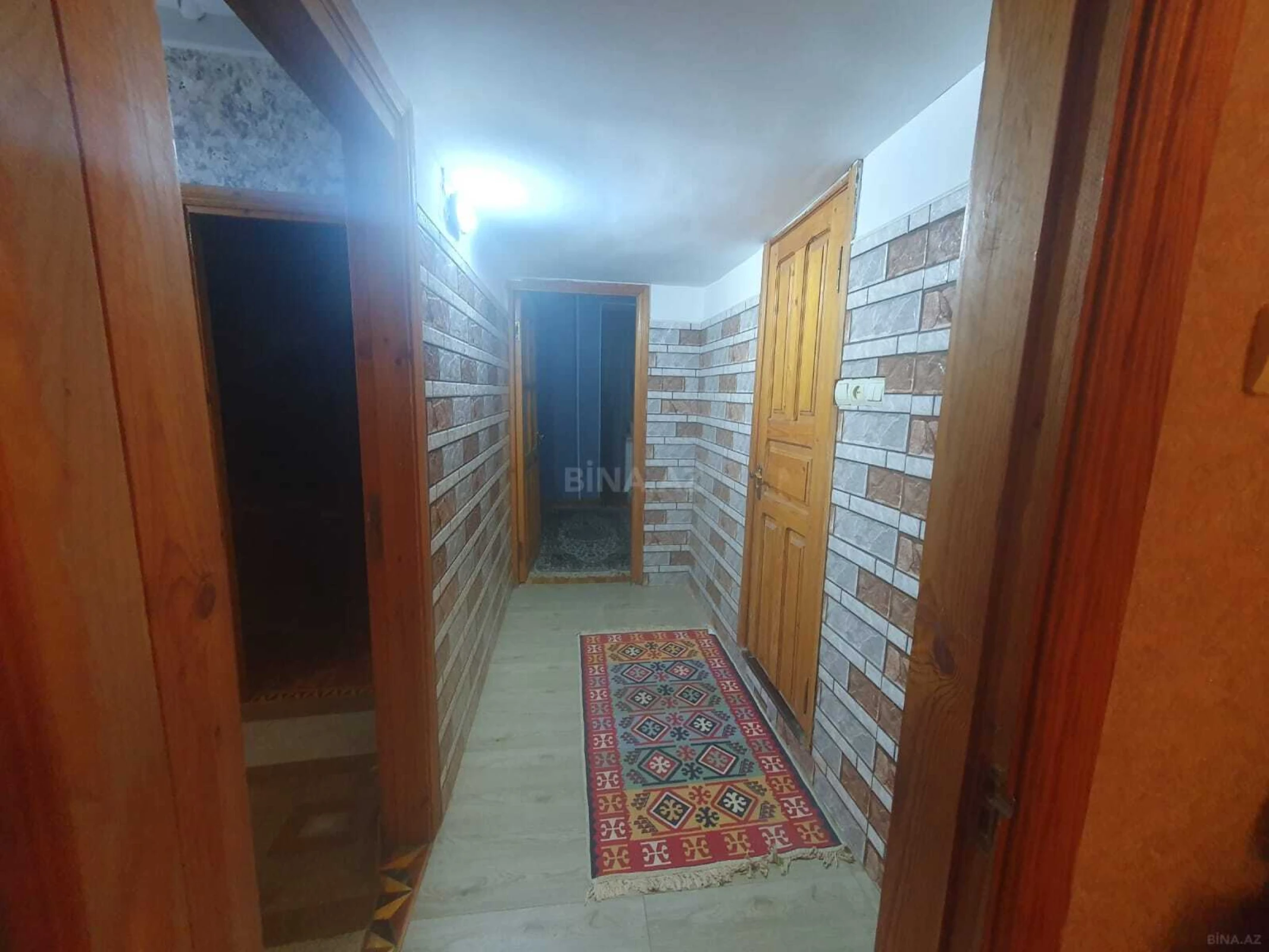 Satılır 4 otaqlı mənzil 95 m²