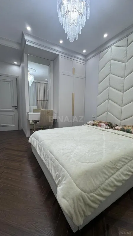 Satılır 3 otaqlı mənzil 148 m²