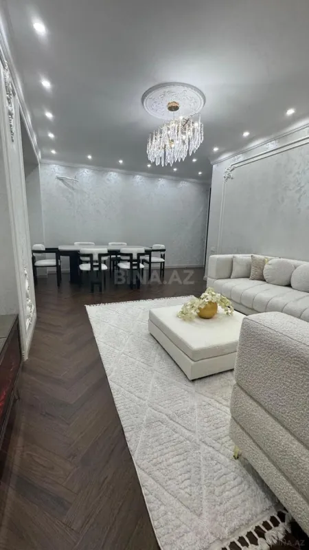 Satılır 3 otaqlı mənzil 148 m²