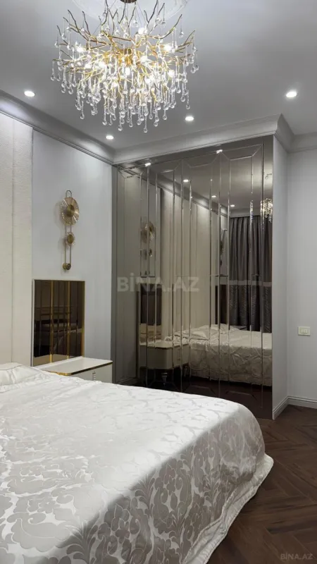 Satılır 3 otaqlı mənzil 148 m²