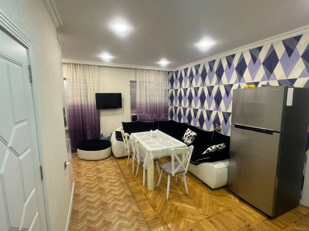 Kirayə verilir 4 otaqlı mənzil 125 m²