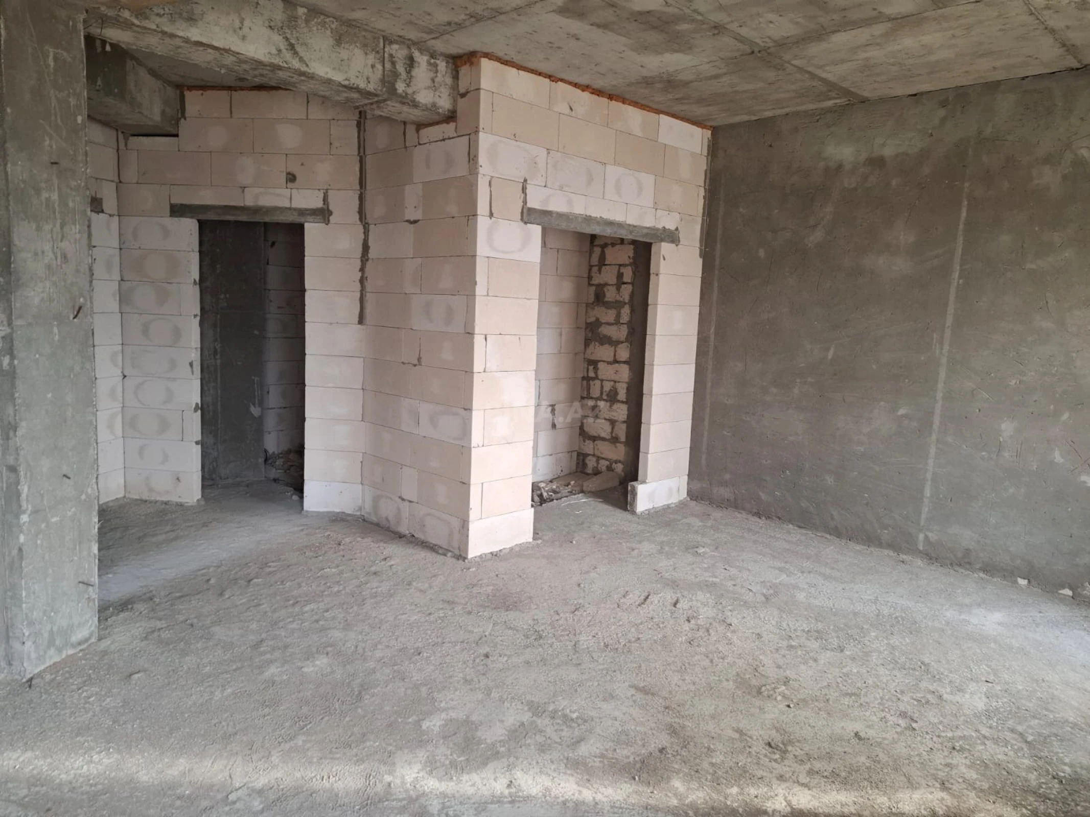 Satılır 3 otaqlı mənzil 148 m²