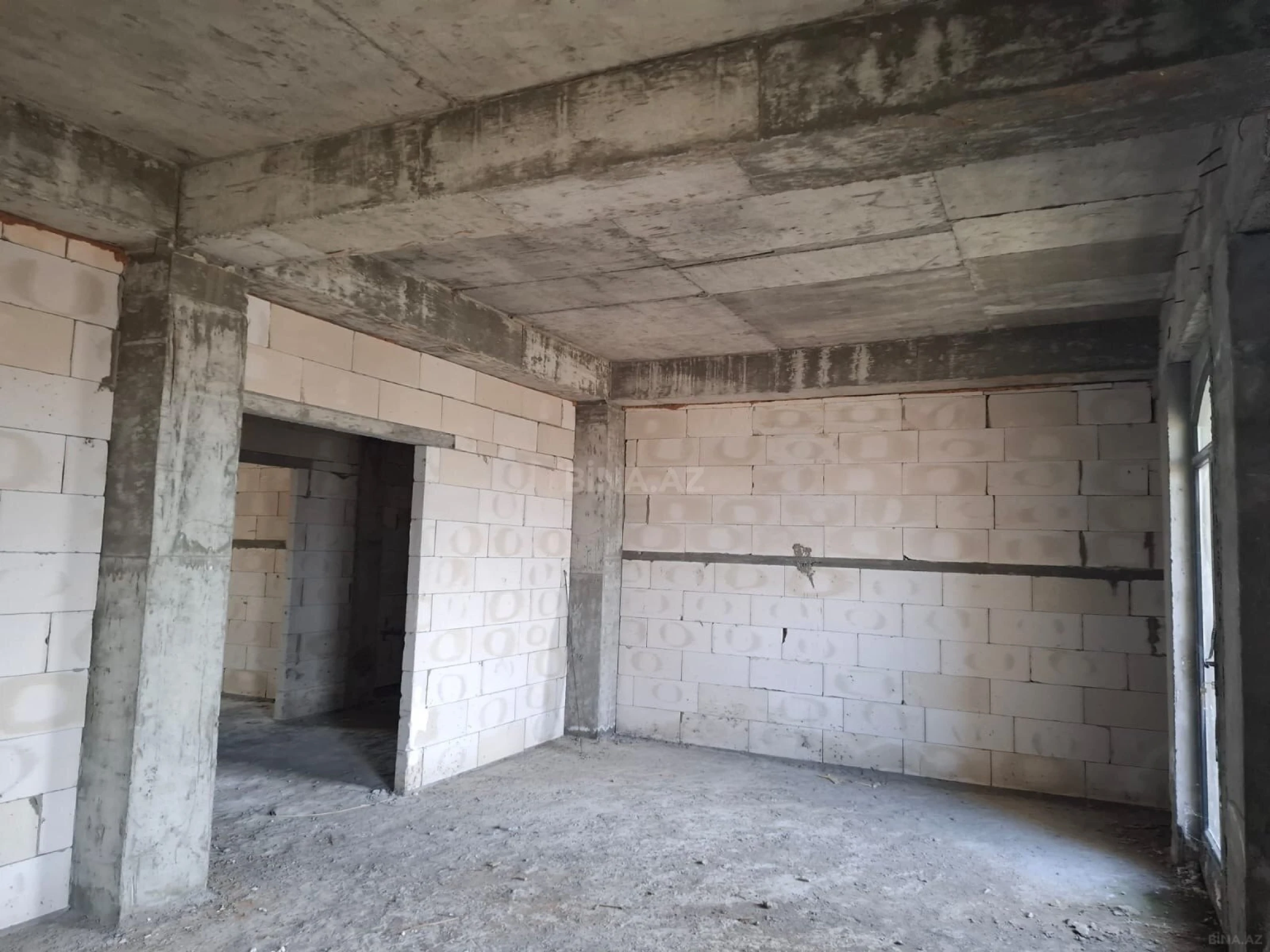 Satılır 3 otaqlı mənzil 148 m²