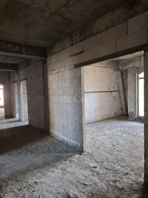 Satılır 3 otaqlı mənzil 148 m²
