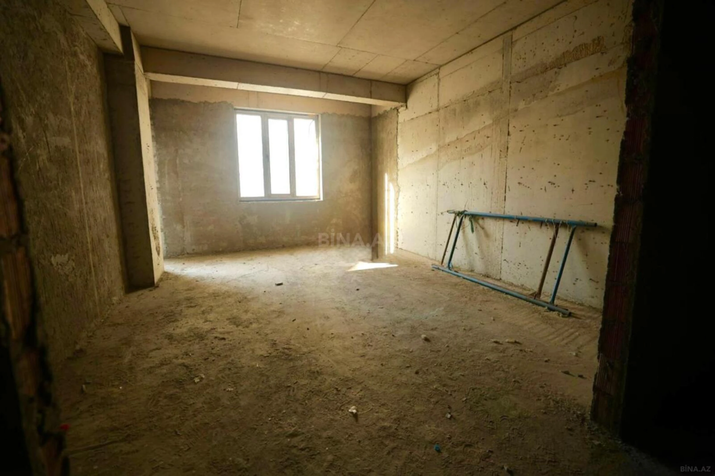 Satılır 3 otaqlı mənzil 108 m²