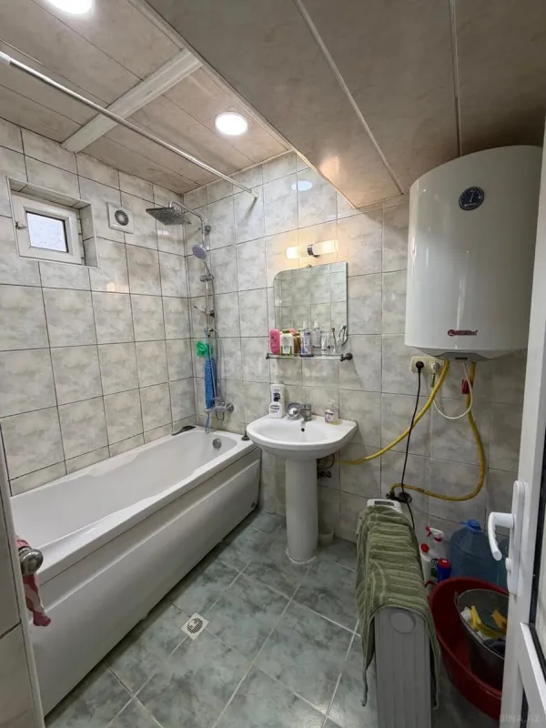 Satılır 2 otaqlı mənzil 60 m²