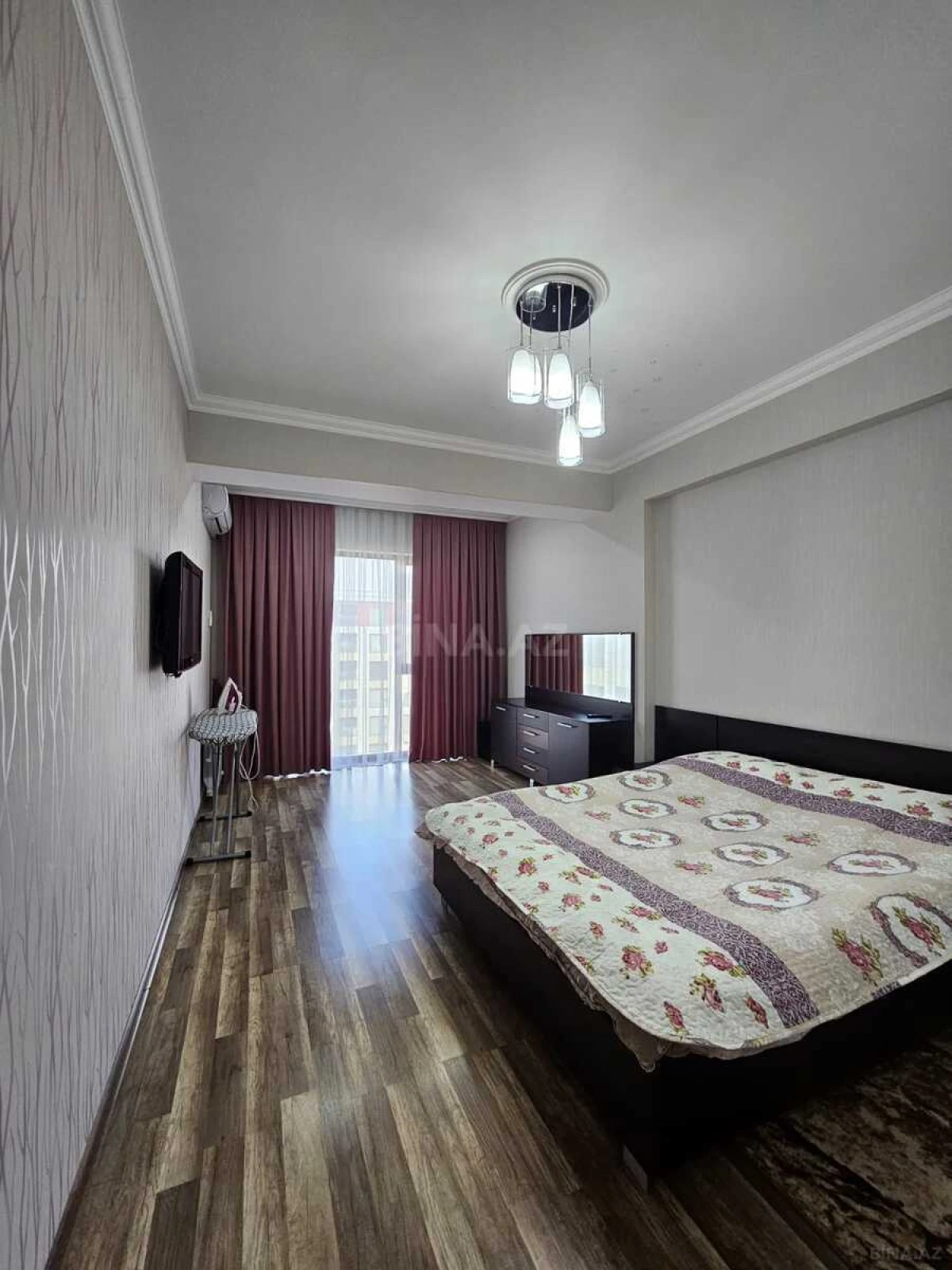 Kirayə verilir 2 otaqlı mənzil 96 m²