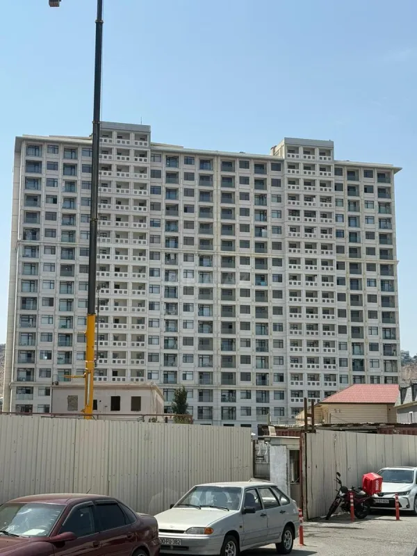 Satılır 4 otaqlı mənzil 157 m²