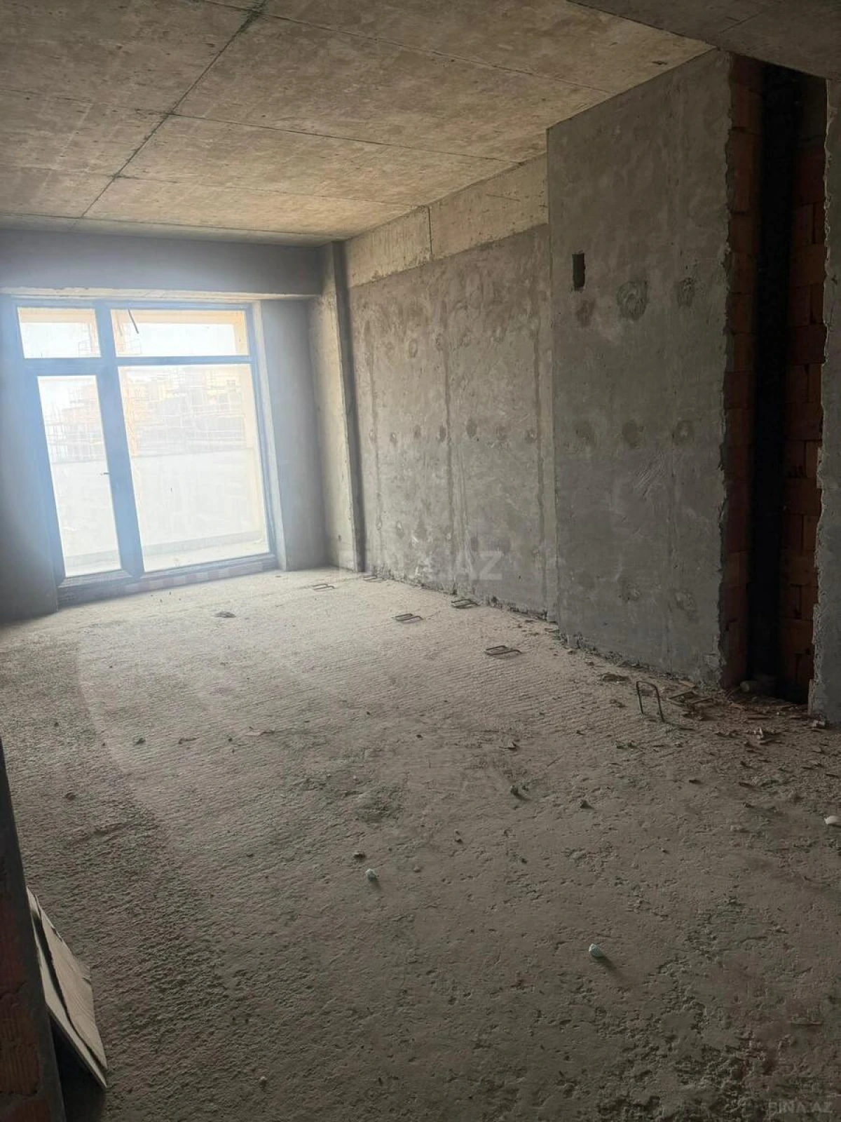 Satılır 4 otaqlı mənzil 157 m²
