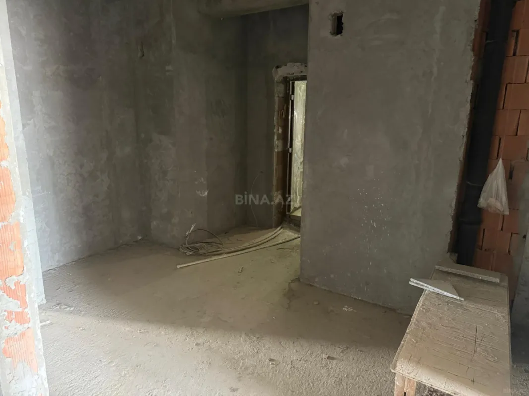 Satılır 4 otaqlı mənzil 157 m²