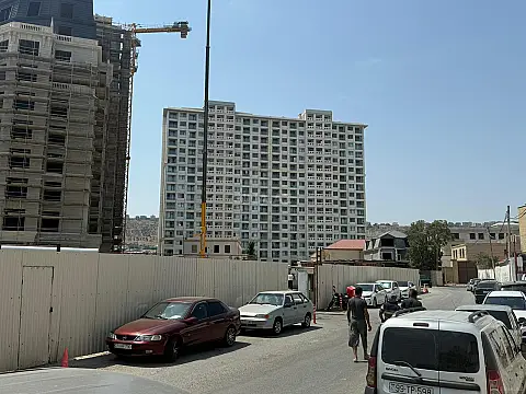 Satılır 4 otaqlı mənzil 157 m²