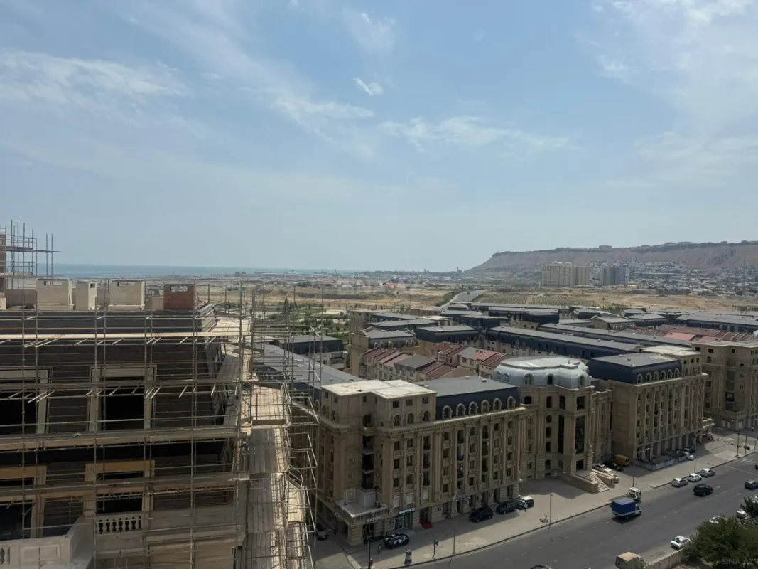 Satılır 4 otaqlı mənzil 157 m²