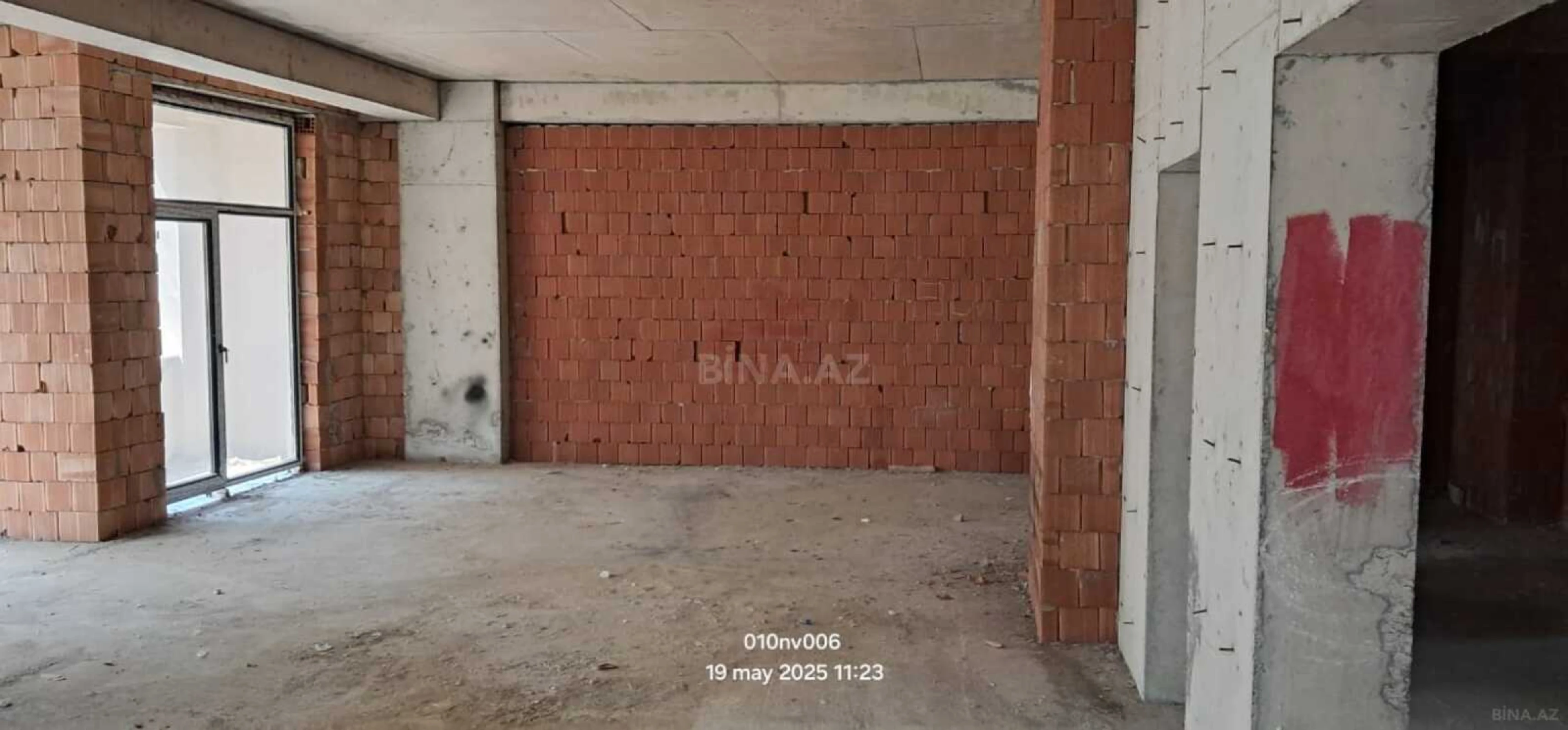 Satılır 4 otaqlı mənzil 187 m²