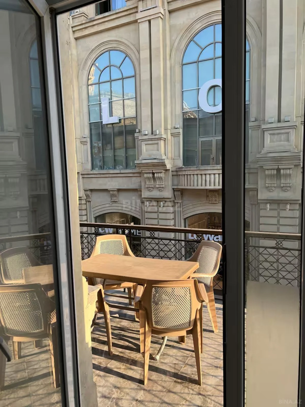 Kirayə verilir 2 otaqlı mənzil 80 m²