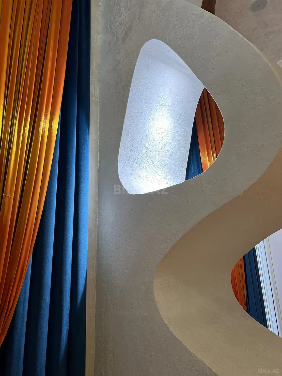 Kirayə verilir 2 otaqlı mənzil 80 m²