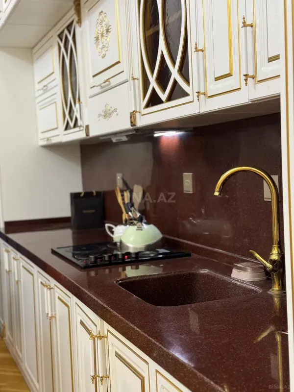 Kirayə verilir 2 otaqlı mənzil 80 m²