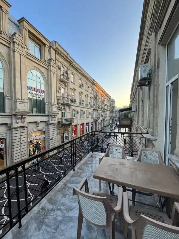 Kirayə verilir 2 otaqlı mənzil 80 m²