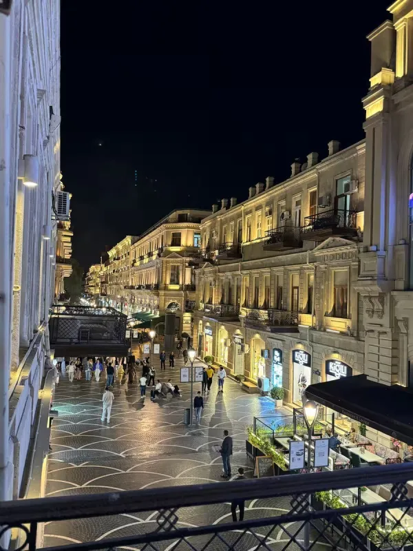 Kirayə verilir 2 otaqlı mənzil 80 m²