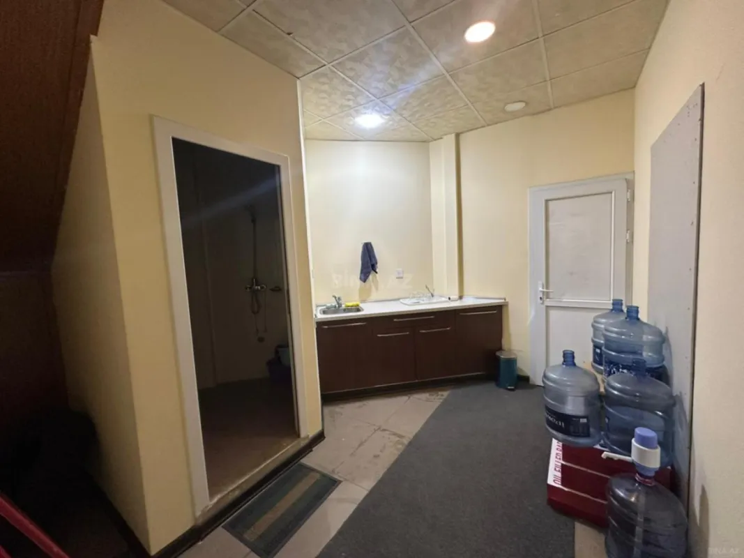 Kirayə verilir 6 otaqlı ofis 180 m²