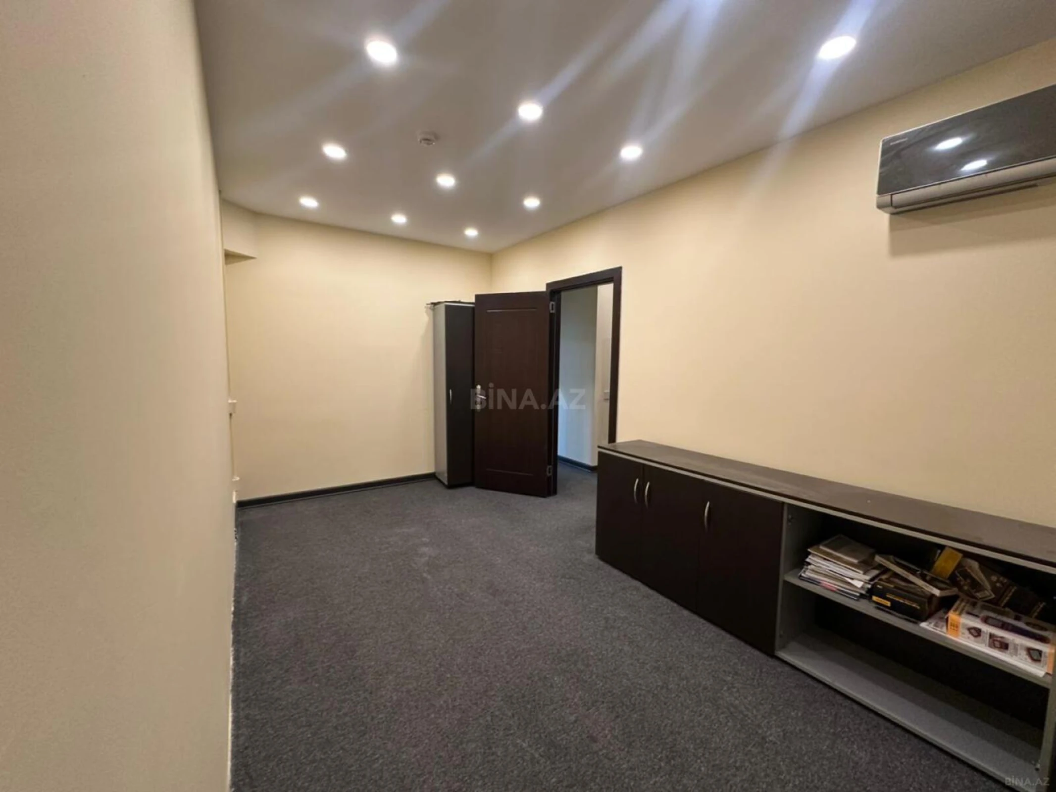 Kirayə verilir 6 otaqlı ofis 180 m²